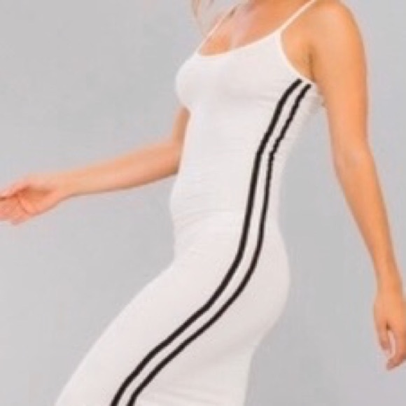 Sporty athletic dress with side stripes - Picture 1 of 1